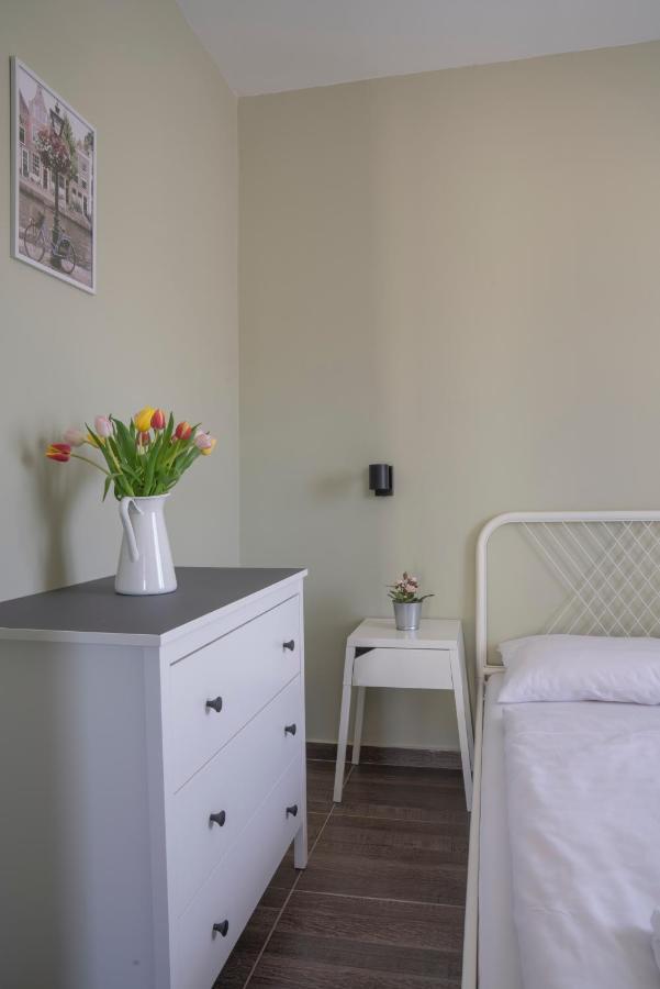 Tulipan Apartman Эгер Экстерьер фото